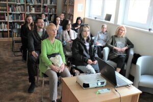 Turpinās Jauno bibliotekāru skolas nodarbības